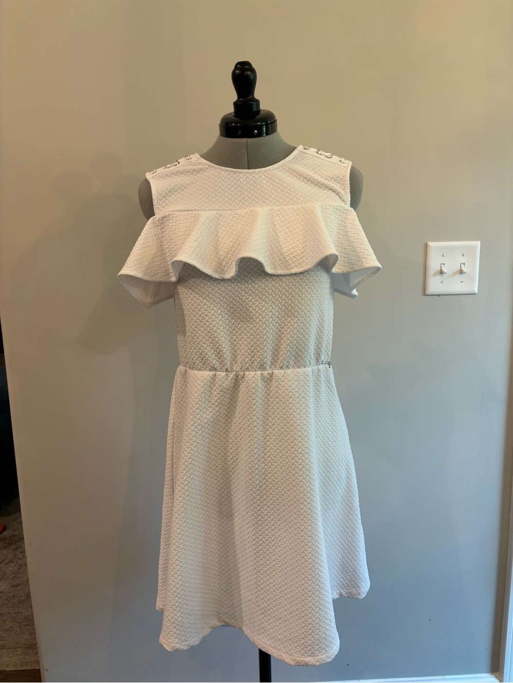 Guess White Ruffle Cold-Shoulder Dress 0236